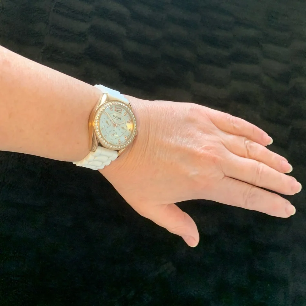 Fossil Gold Tone Riley Watch - Picture 2 of 4